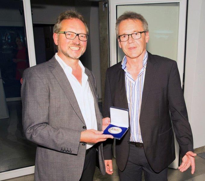 DVF-Verdienstmedaille in Silber für Manfred Köhler
